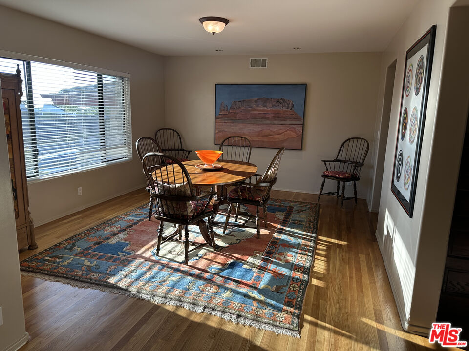 2027 Westridge Road Los Angeles, CA 90049 - Photo 13 of 44 Gallery Image 13