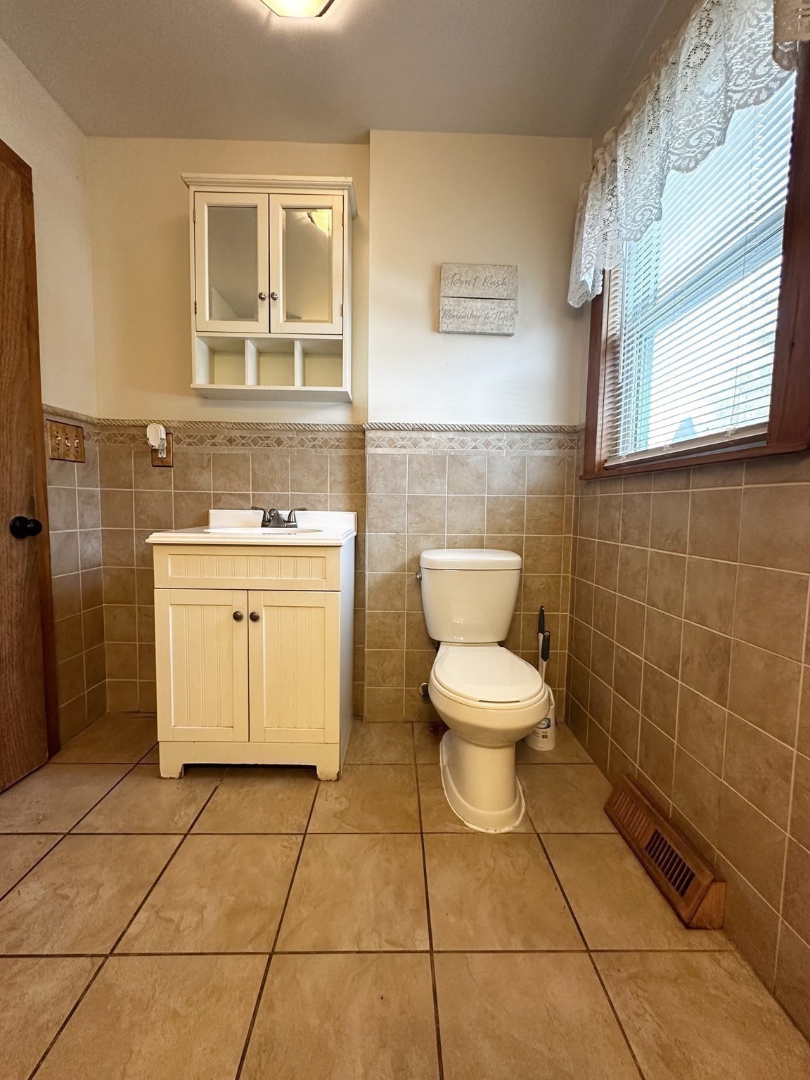 770 Main Street Acushnet, MA 02743 - Photo 6 of 19 Gallery Image 6