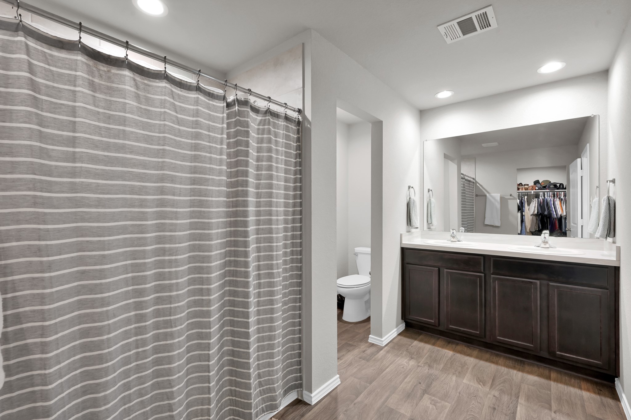 13916 Great Pnes Court Conroe, TX 77302 - Photo 14 of 22 Primary Bathroom