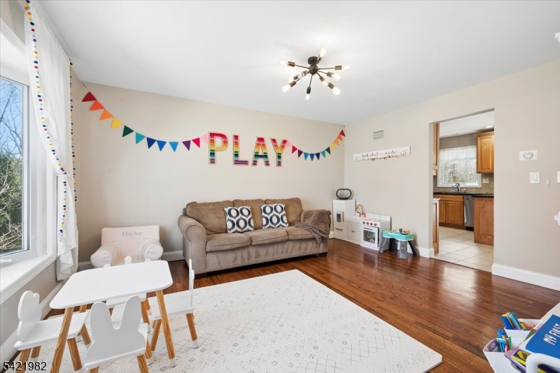 5 Jessica Place Randolph, NJ 07869 - Photo 13 of 36