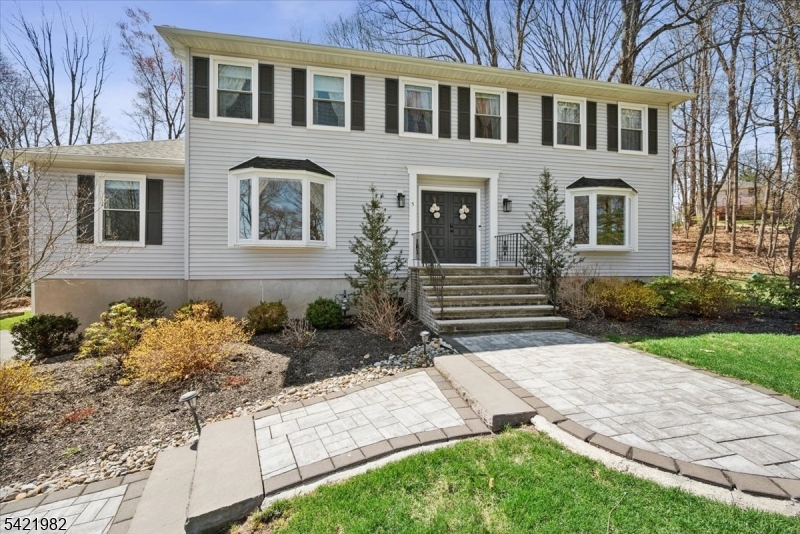 5 Jessica Place Randolph, NJ 07869 - Photo 3 of 36