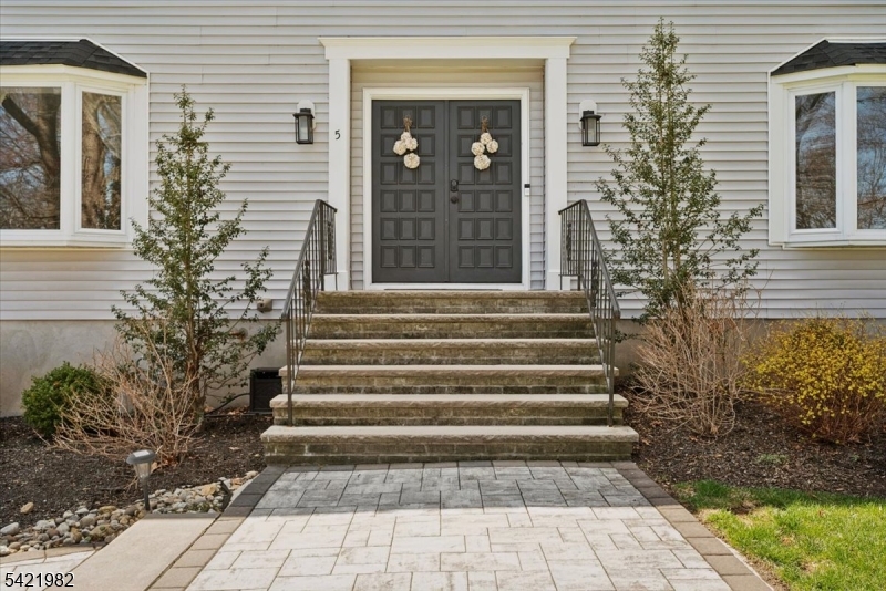 5 Jessica Place Randolph, NJ 07869 - Photo 4 of 36