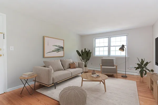 $2,500 | 4 Colonial Village Drive, Unit 9, Arlington, MA 02474