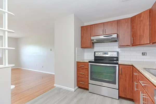 $2,500 | 4 Colonial Village Drive, Unit 9, Arlington, MA 02474