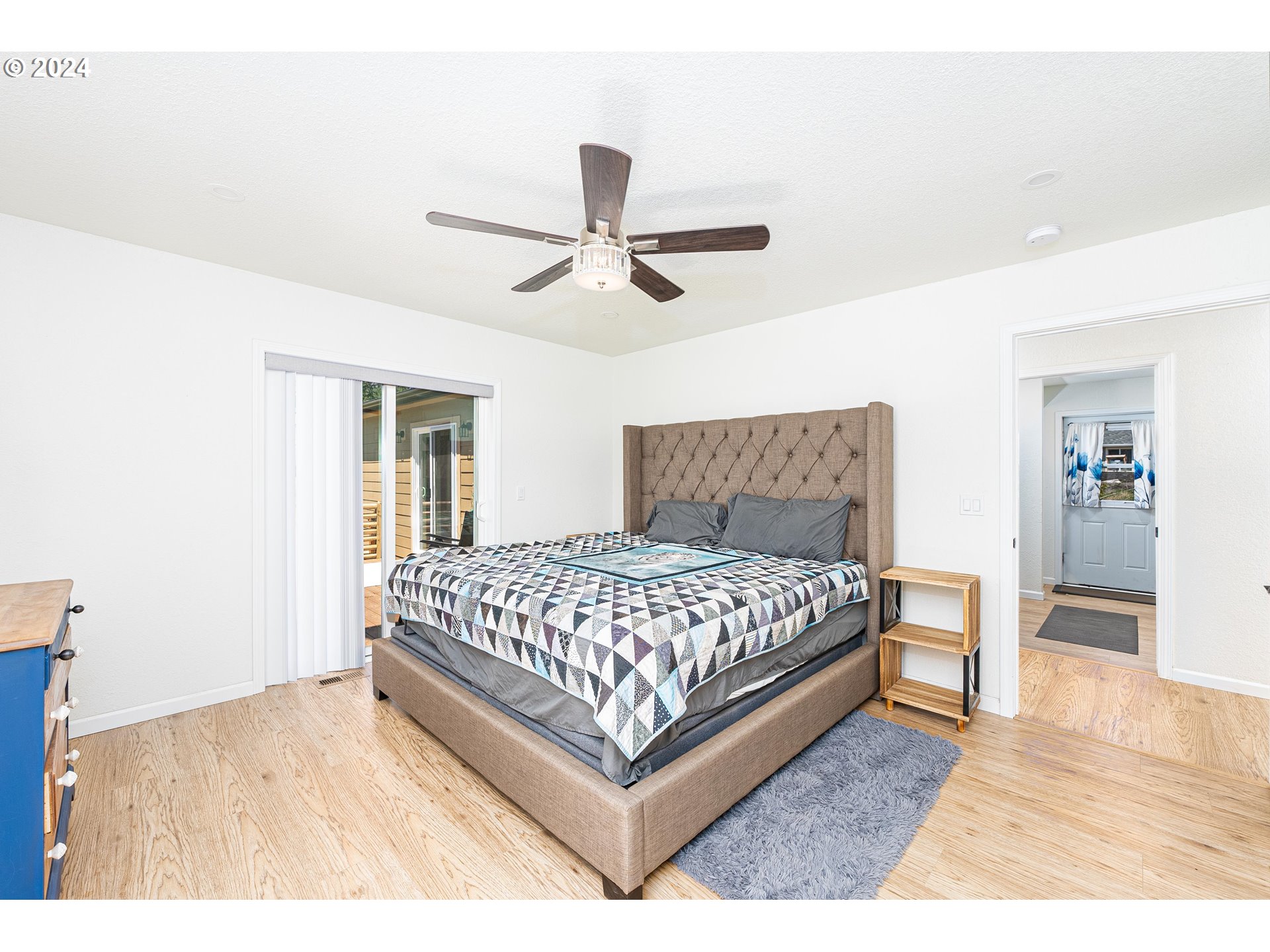 210 Detroit Road South Detroit, OR 97342 - Photo 11 of 28 Bedroom, Primary