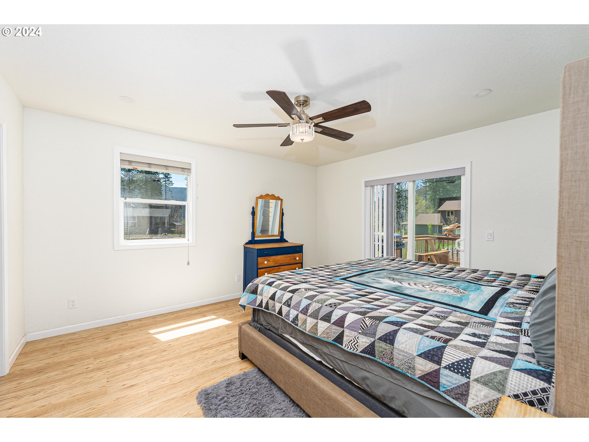 210 Detroit Road South Detroit, OR 97342 - Photo 12 of 28 Bedroom, Primary