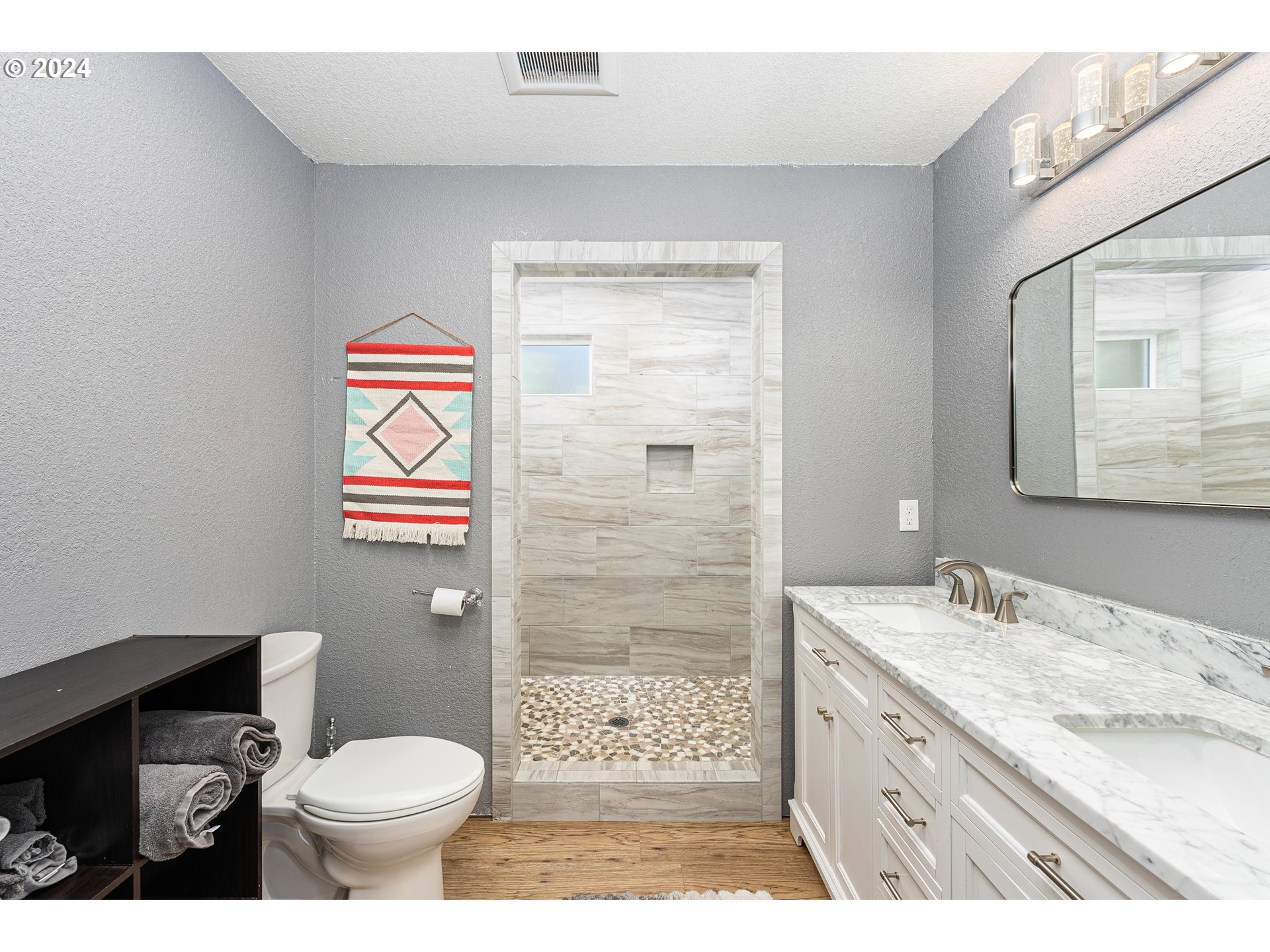 210 Detroit Road South Detroit, OR 97342 - Photo 13 of 28 Bathroom