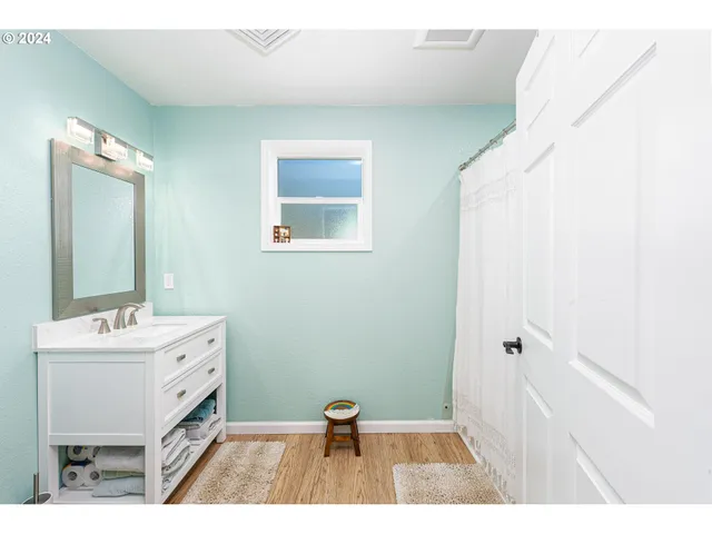 $595,000 | 210 Detroit Road South, Detroit, OR 97342