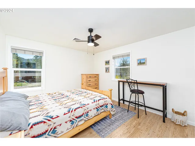 $595,000 | 210 Detroit Road South, Detroit, OR 97342