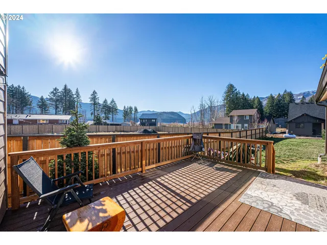 $595,000 | 210 Detroit Road South, Detroit, OR 97342