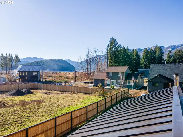 $595,000 | 210 Detroit Road South, Detroit, OR 97342