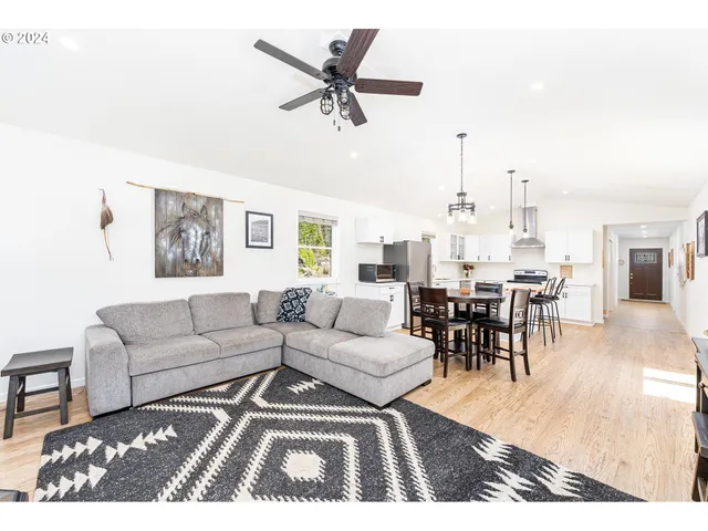 $595,000 | 210 Detroit Road South, Detroit, OR 97342