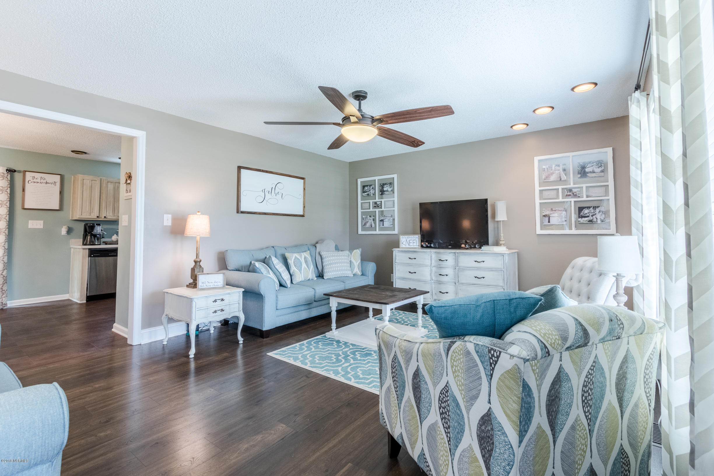 390 Futrell Road Richlands, NC 28574 - Photo 14 of 45 Living Area