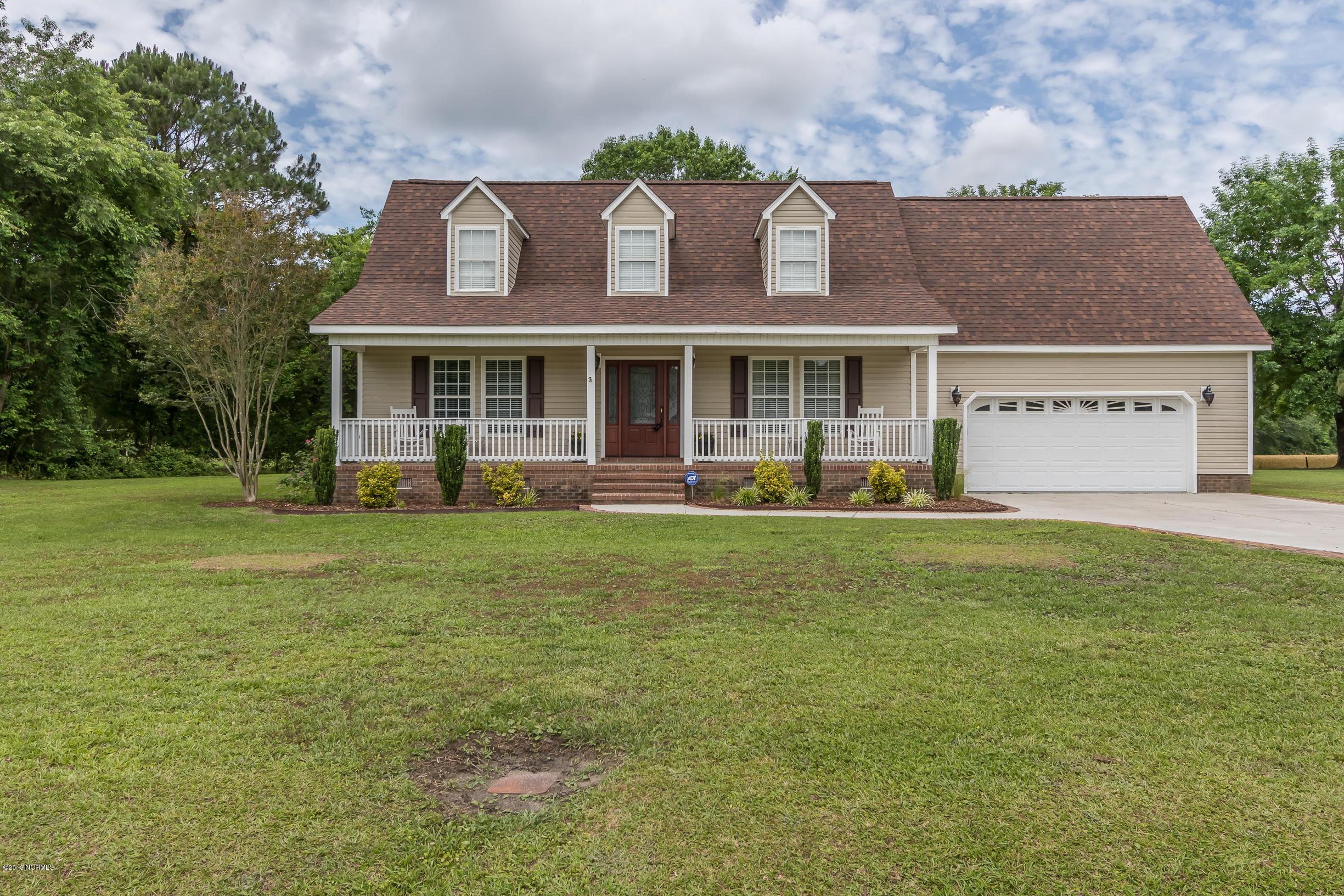 390 Futrell Road Richlands, NC 28574 - Photo 2 of 45 Front