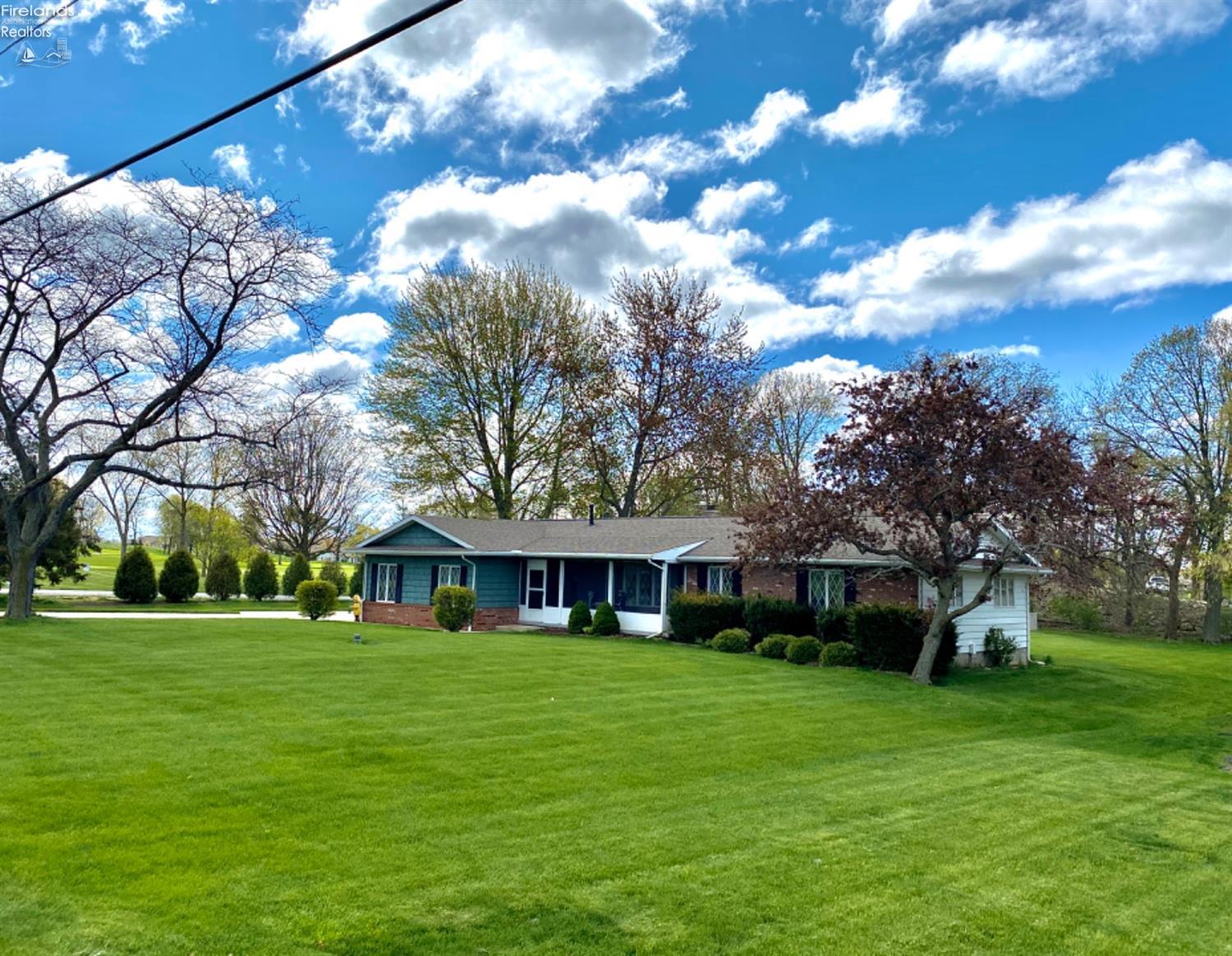 4450 Beach Club Road Port Clinton, OH 43452 - Photo 20 of 23 Gallery Image 20