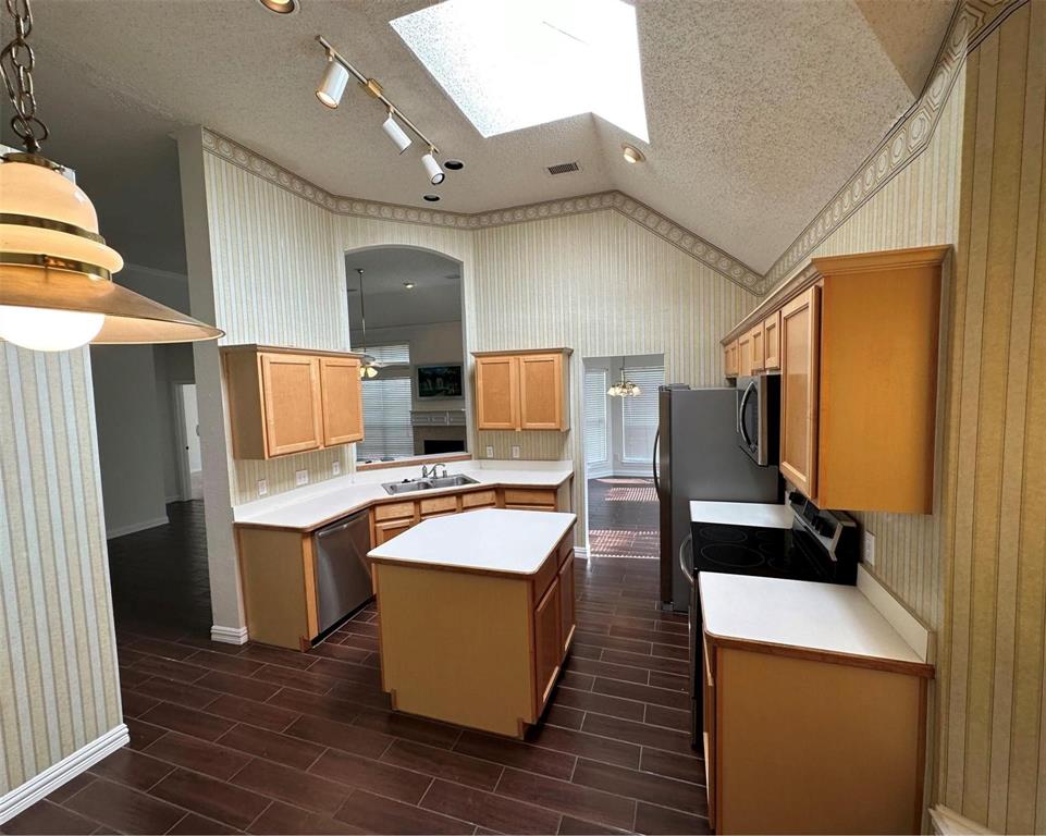 3904 Ridge Gate Drive Plano, TX 75074 - Photo 5 of 8