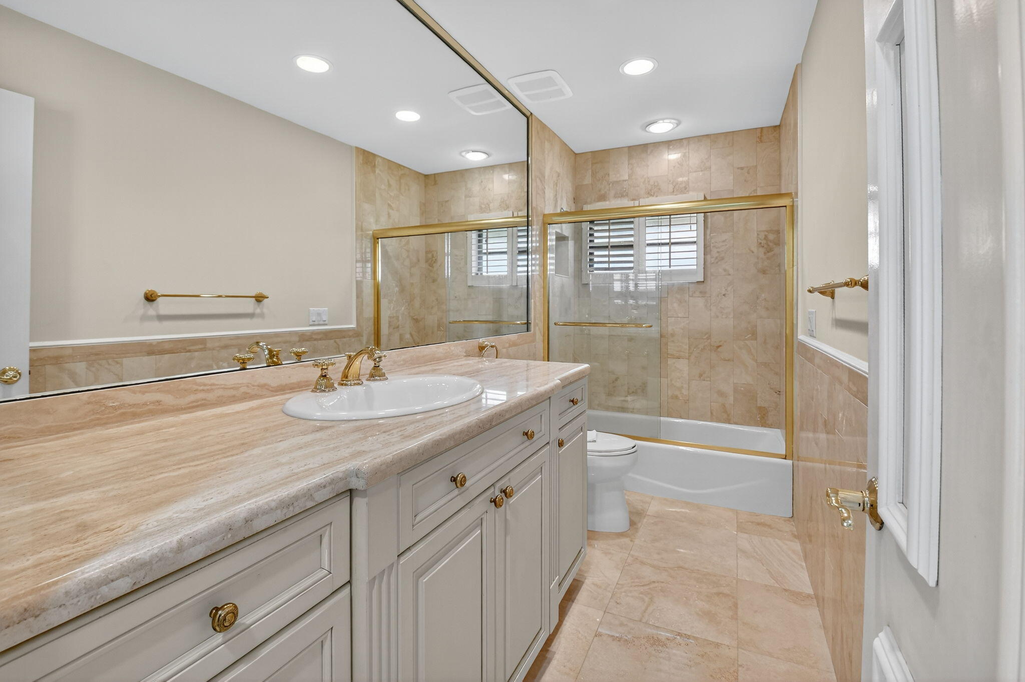 5884 Pinebrook Drive Boca Raton, FL 33433 - Photo 40 of 77 Guest Bathroom