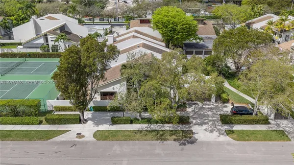 $849,500 | 7010 Southwest 66th Avenue, Unit 25, South Miami, FL 33143