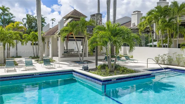 $849,500 | 7010 Southwest 66th Avenue, Unit 25, South Miami, FL 33143