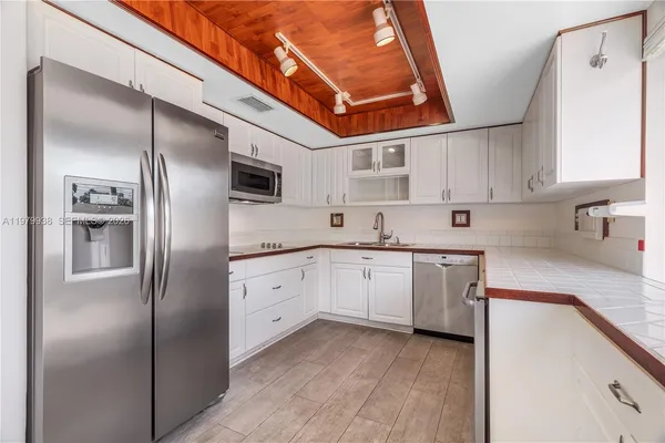 $849,500 | 7010 Southwest 66th Avenue, Unit 25, South Miami, FL 33143
