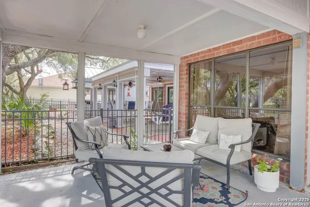 $255,000 | 115 Lee Cir Drive, Rockport, TX 78382