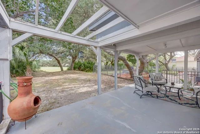 $255,000 | 115 Lee Cir Drive, Rockport, TX 78382