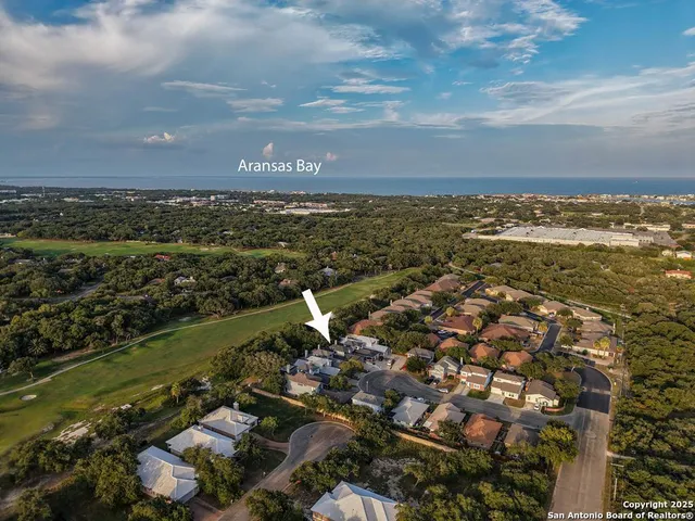 $255,000 | 115 Lee Cir Drive, Rockport, TX 78382