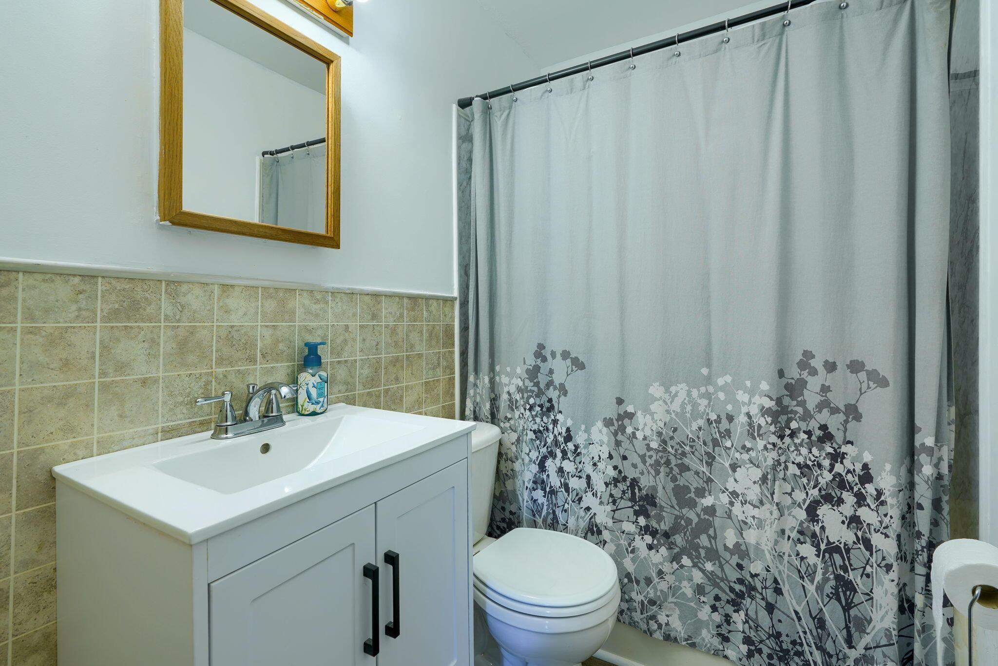 3258 Maize Road Columbus, OH 43224 - Photo 21 of 35 Full Bath