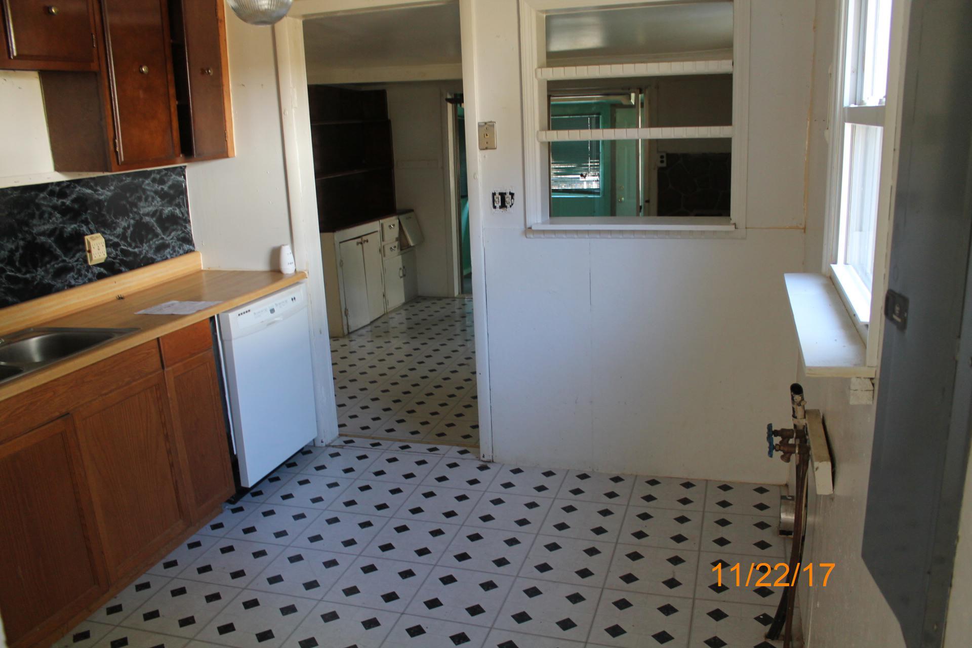 2810 Sha-Al Road Roanoke, VA 24014 - Photo 13 of 25 IMG_9119 dated