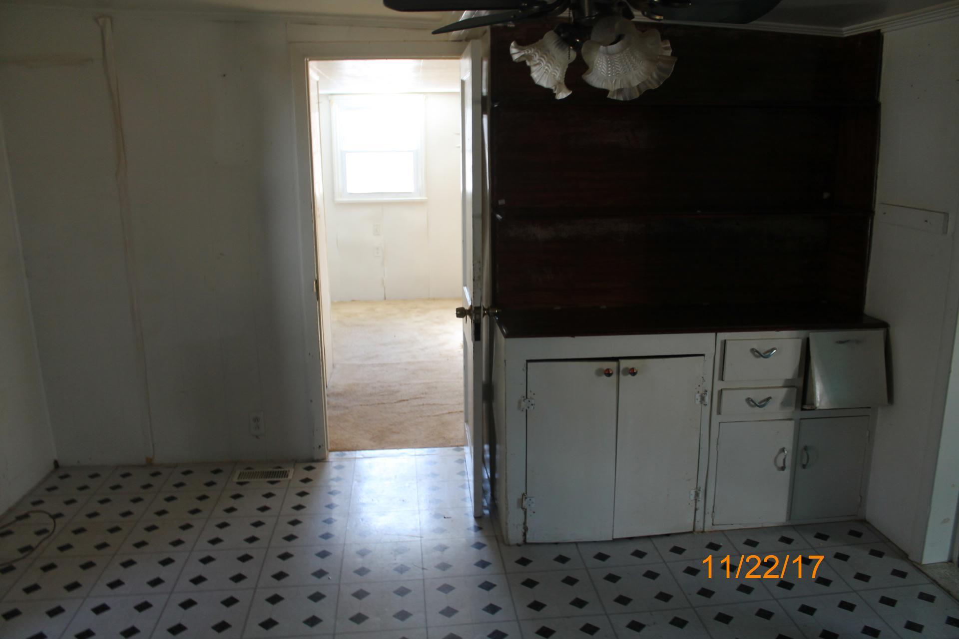 2810 Sha-Al Road Roanoke, VA 24014 - Photo 16 of 25 IMG_9122 dated