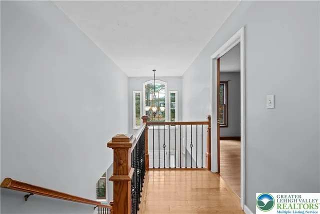 a view of entryway with livingroom