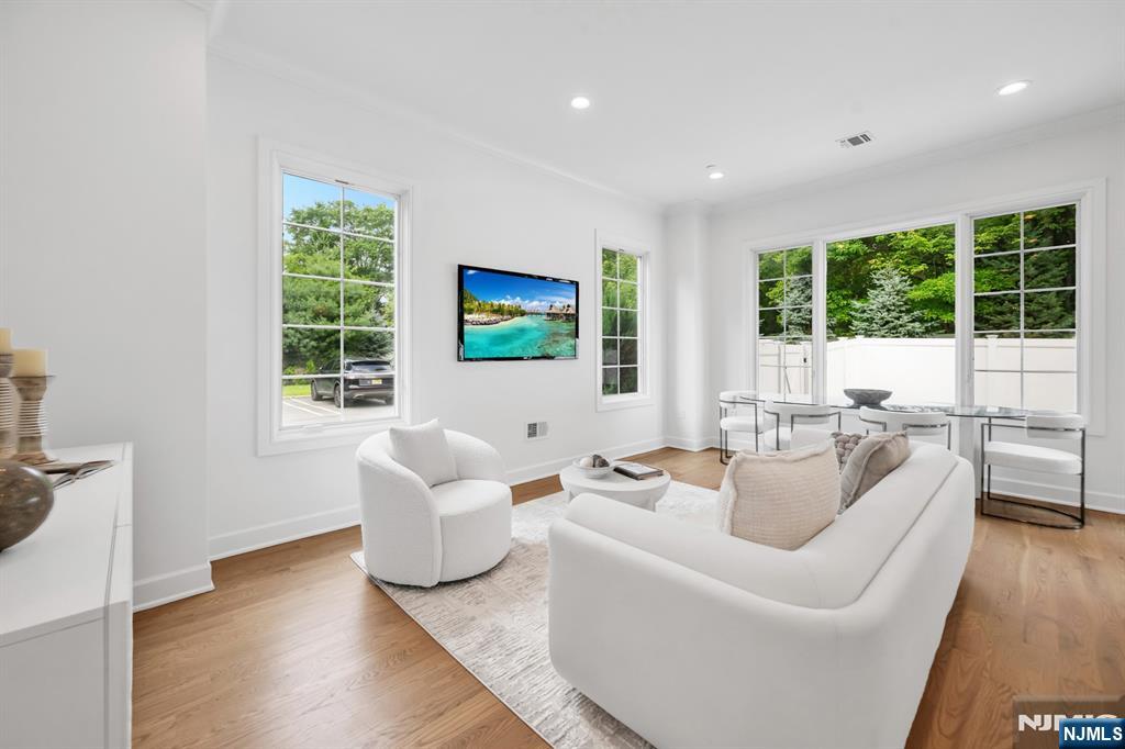 11 Gabriel Court, Unit 11 Paramus, NJ 07652 - Photo 1 of 49