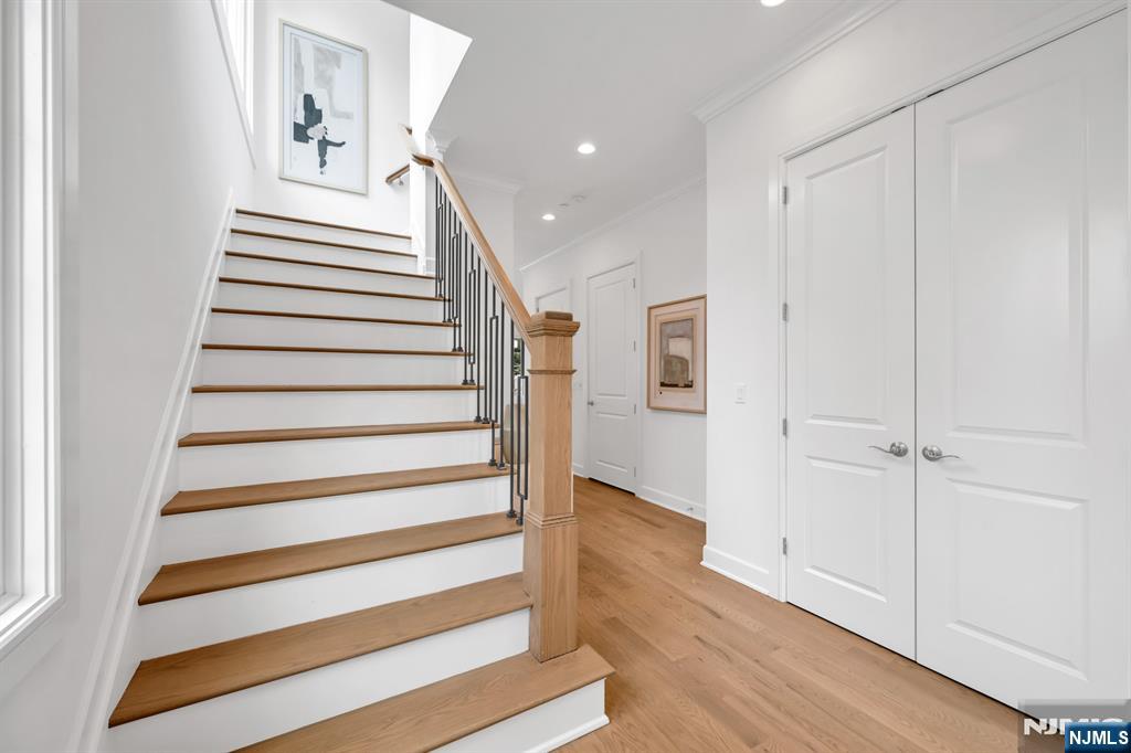 11 Gabriel Court, Unit 11 Paramus, NJ 07652 - Photo 19 of 49