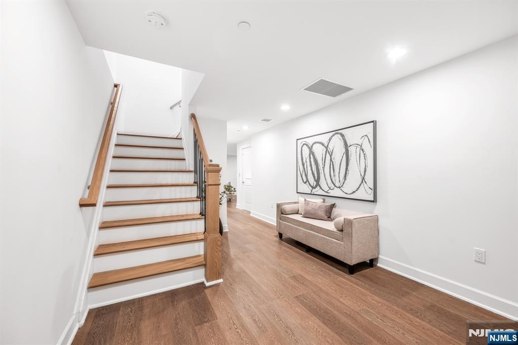 11 Gabriel Court, Unit 11 Paramus, NJ 07652 - Photo 38 of 49