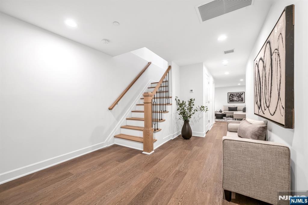 11 Gabriel Court, Unit 11 Paramus, NJ 07652 - Photo 39 of 49