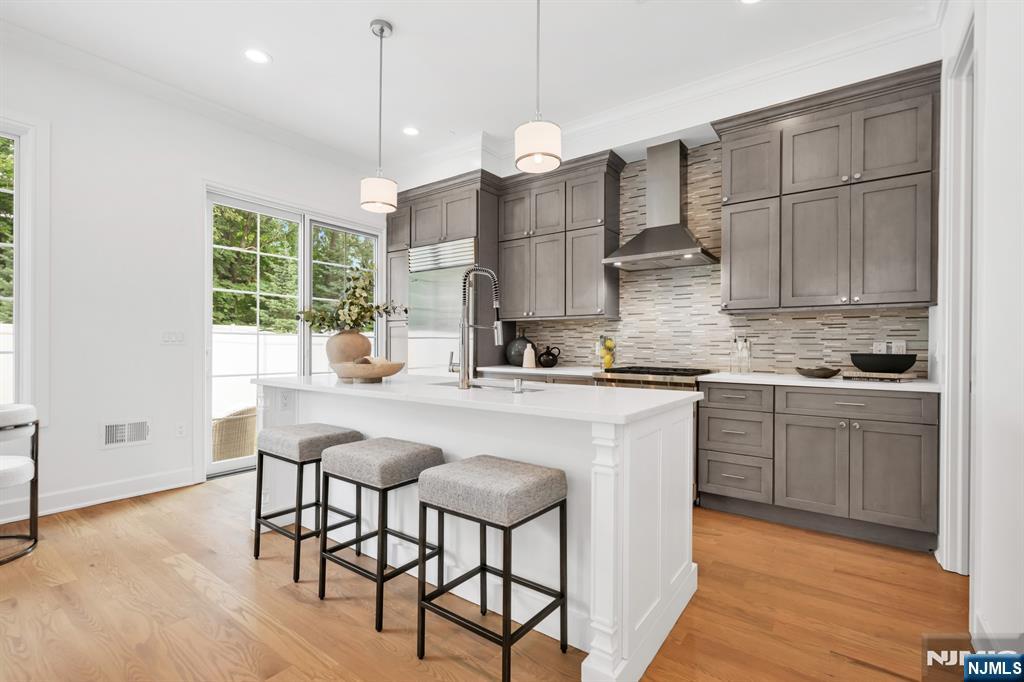 11 Gabriel Court, Unit 11 Paramus, NJ 07652 - Photo 10 of 49