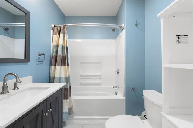 $2,400 | 130 Sutton Street, Unit 2, Providence, RI 02903