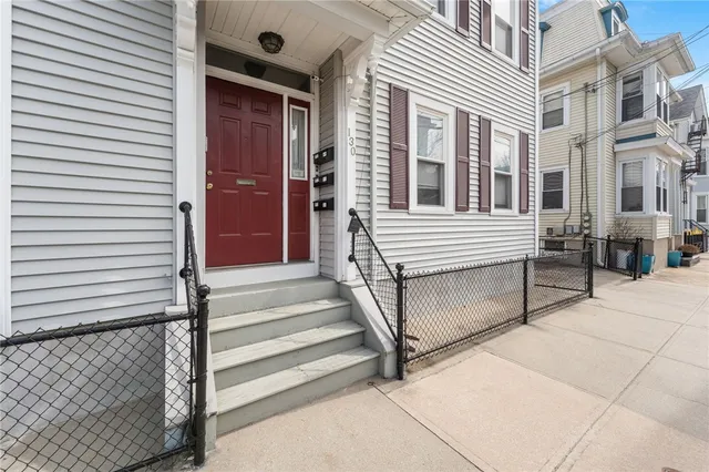 $2,400 | 130 Sutton Street, Unit 2, Providence, RI 02903