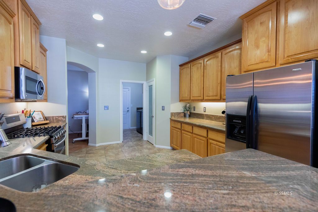 420 Acacia Street Ridgecrest, CA 93555 - Photo 12 of 30 Gallery Image 12