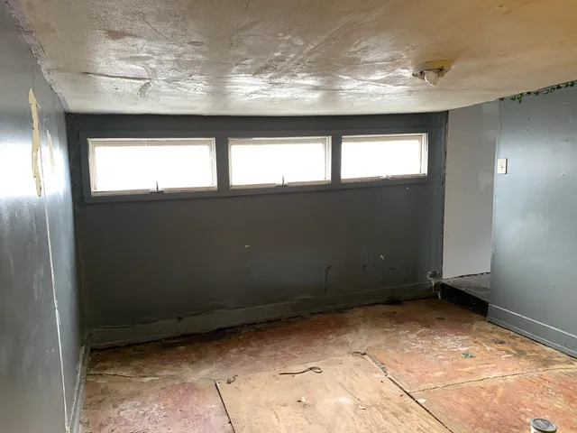 $100,440 | 430 23rd Avenue, Bellwood, IL 60104