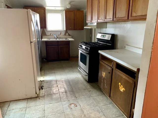 $100,440 | 430 23rd Avenue, Bellwood, IL 60104