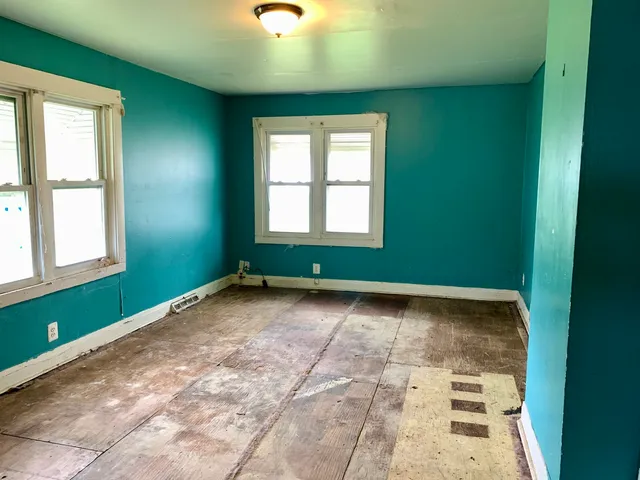 $100,440 | 430 23rd Avenue, Bellwood, IL 60104