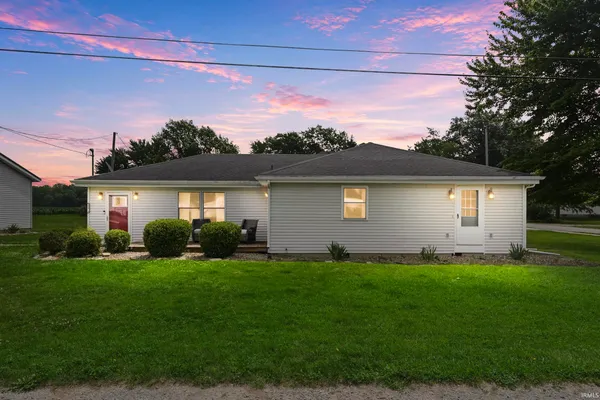 $255,000 | 11405 Edgewater Avenue, Hoagland, IN 46745