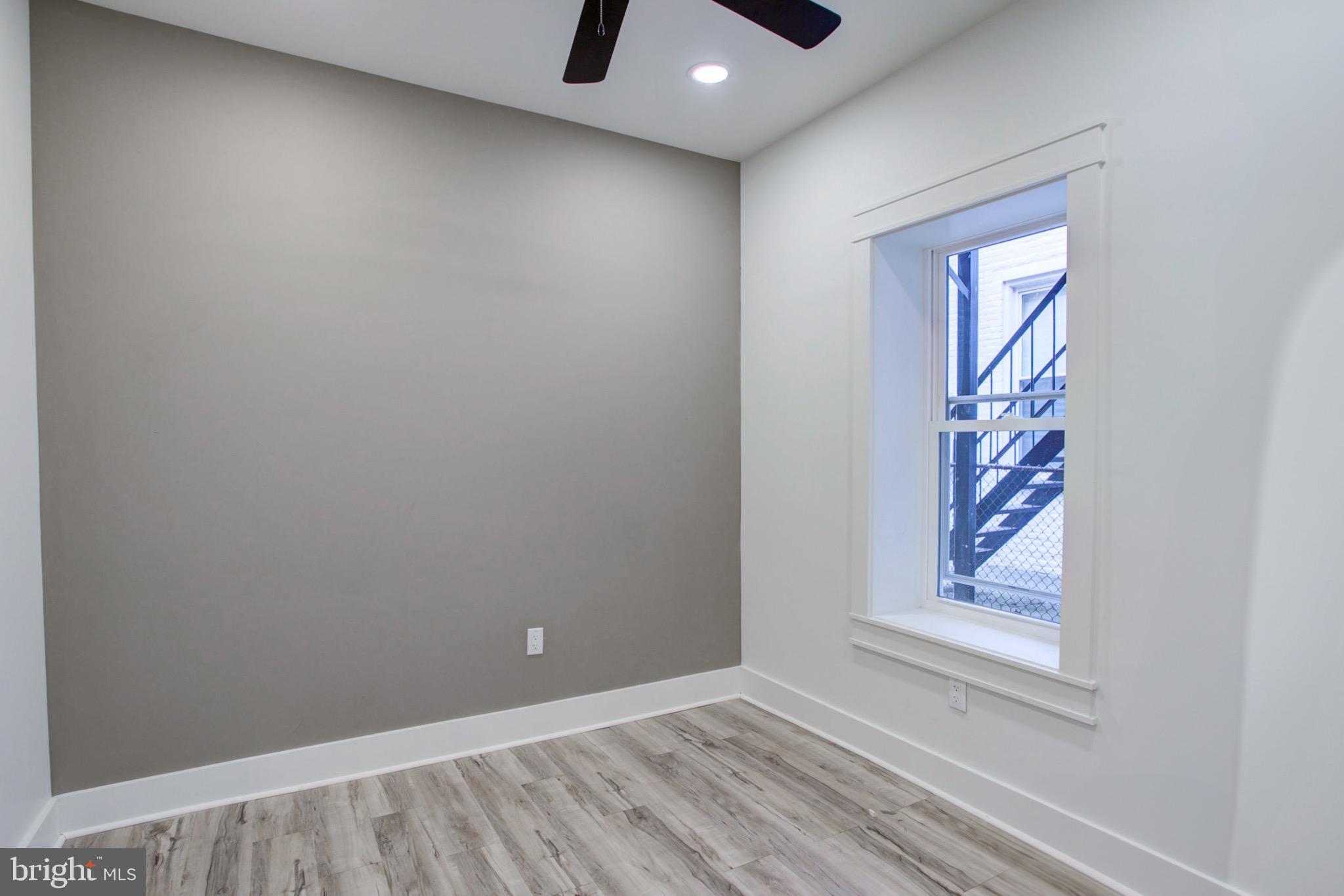 11 East Walnut Street Lancaster, PA 17602 - Photo 13 of 16 a view of an empty room and window