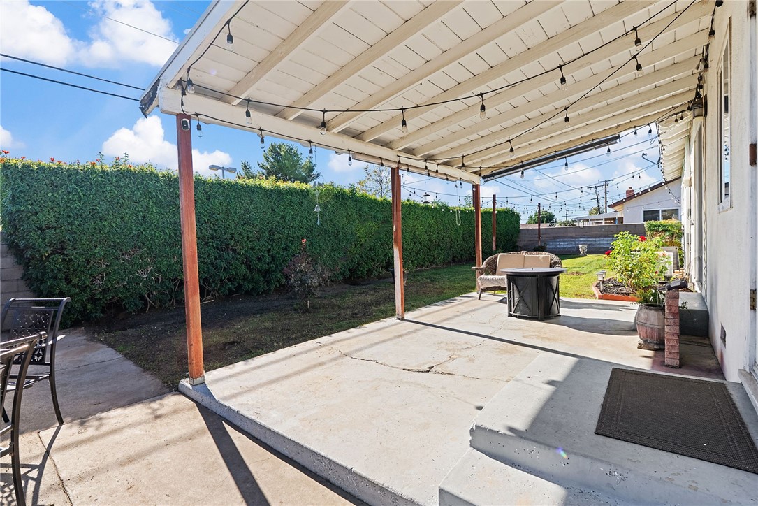 255 West Valencia Street Rialto, CA 92376 - Photo 23 of 34 a view of a patio