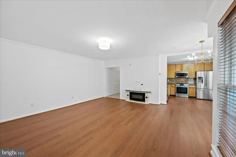 $560,000 | 11204 Edson Park Place, Unit 8, Rockville, MD 20852