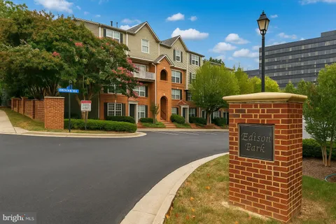 $560,000 | 11204 Edson Park Place, Unit 8, Rockville, MD 20852