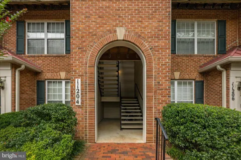 $560,000 | 11204 Edson Park Place, Unit 8, Rockville, MD 20852