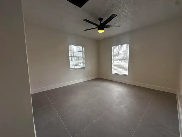 $1,900 | 3874 7th Avenue North, Unit 3874, Palm Springs, FL 33461