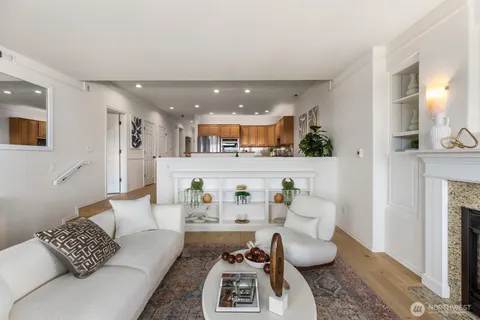 $798,000 | 2349 Harbor Avenue Southwest, Unit 701, Seattle, WA 98126